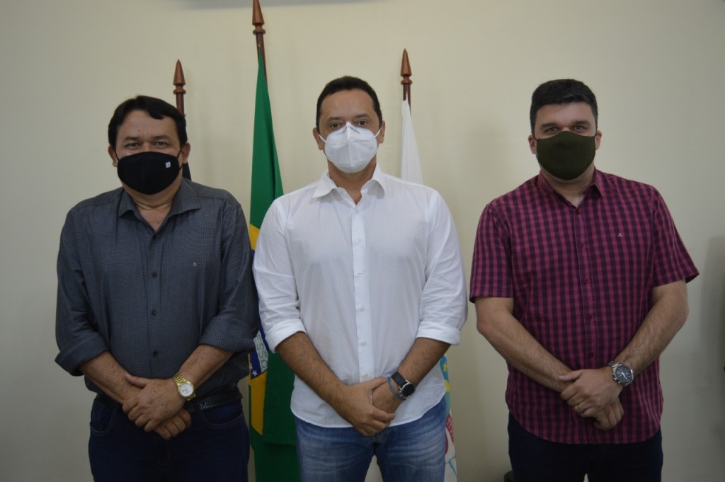 O prefeito de Sumé, Éden Duarte  é eleito presidente do CISCO