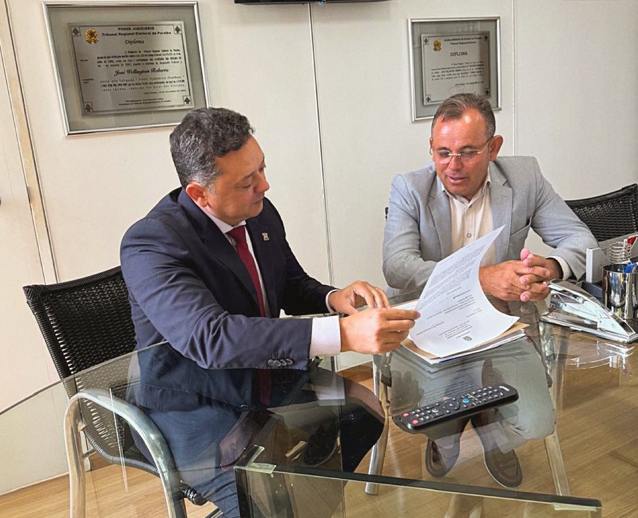 Éden Duarte viabiliza liberação de recursos via CISCO para a substituição de casas de taipa por alvenaria em Livramento